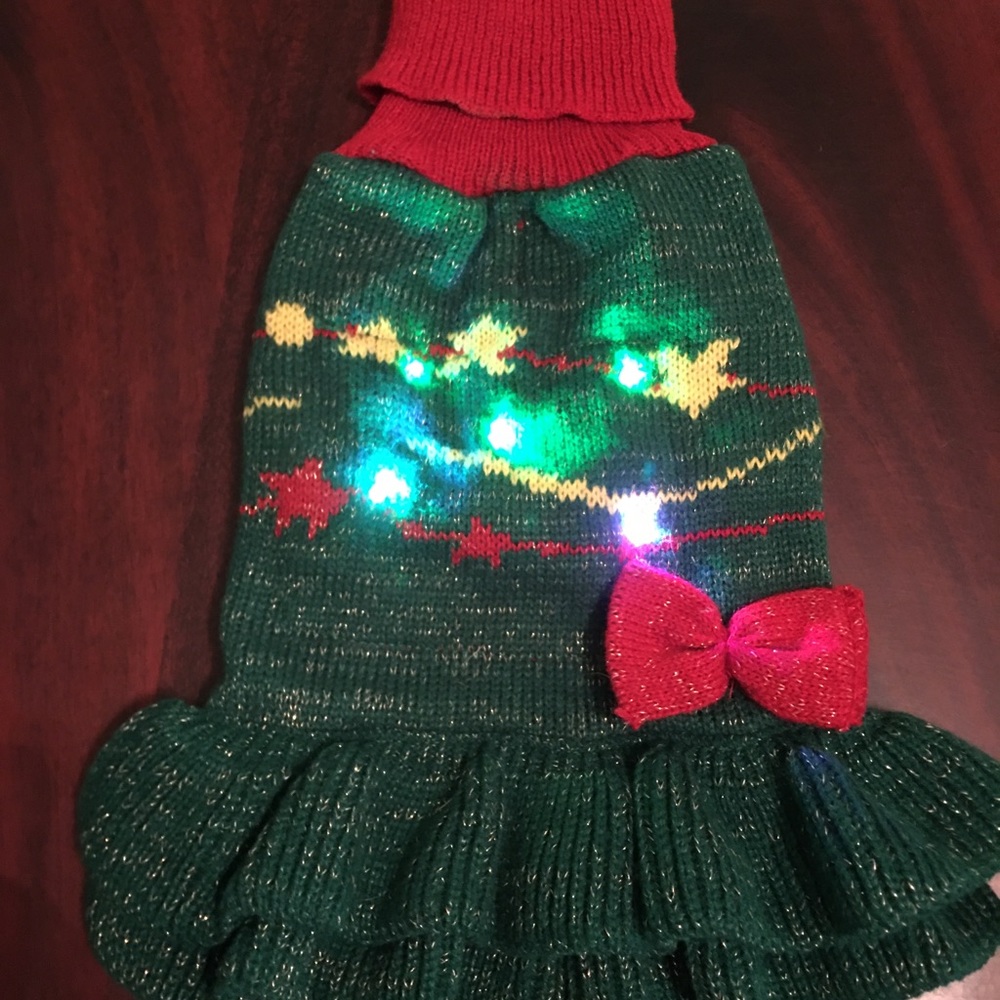 Dog/cat 15” long light up Christmas sweater